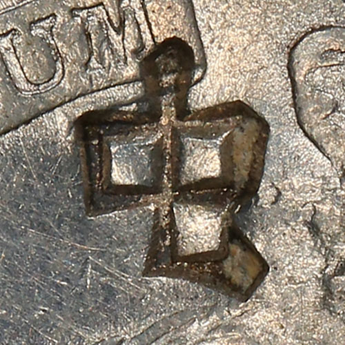 Similar to 中 - zhōng - center, middle, China